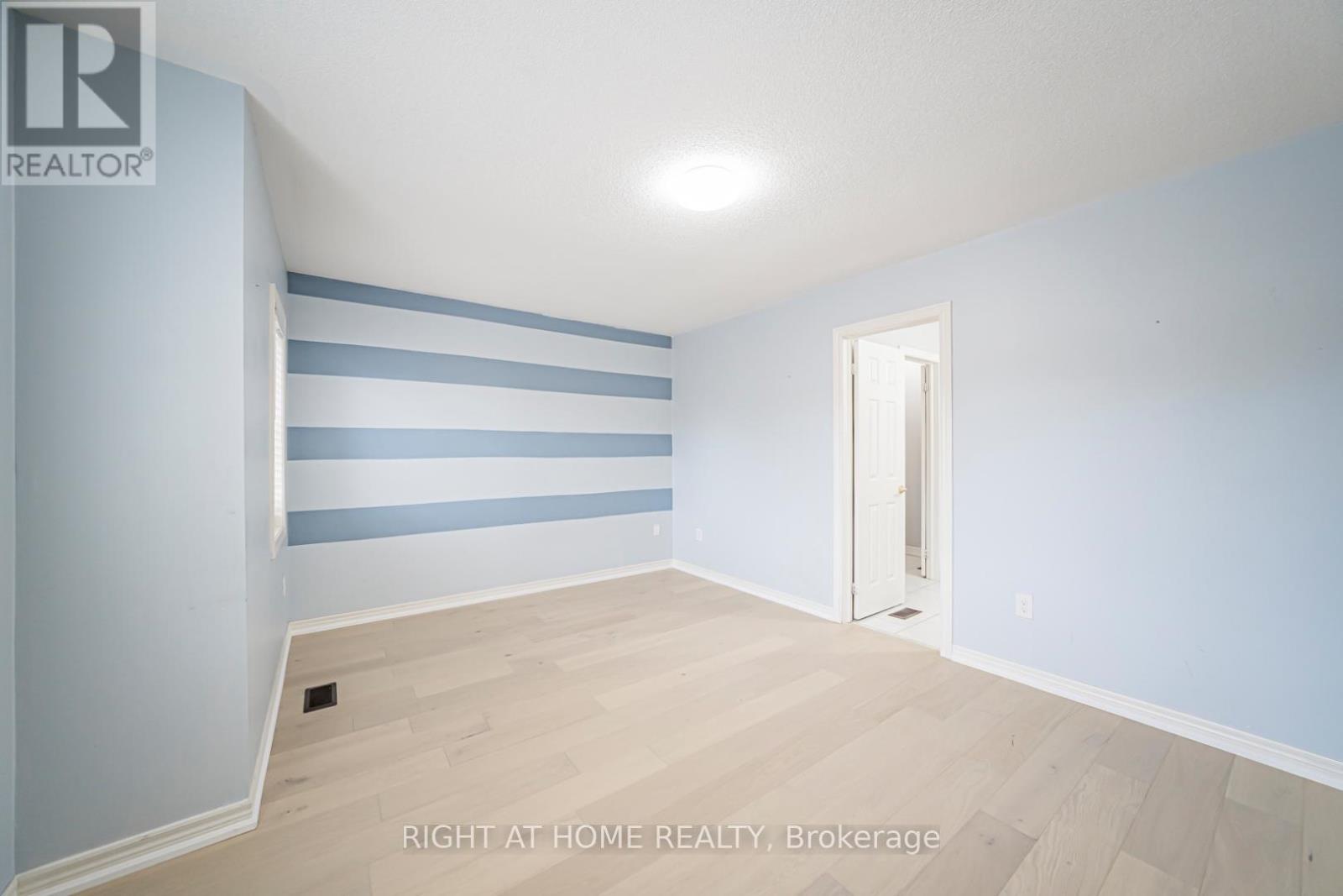 3152 Larry Crescent, Oakville, Ontario  L6M 0T1 - Photo 18 - W12650328