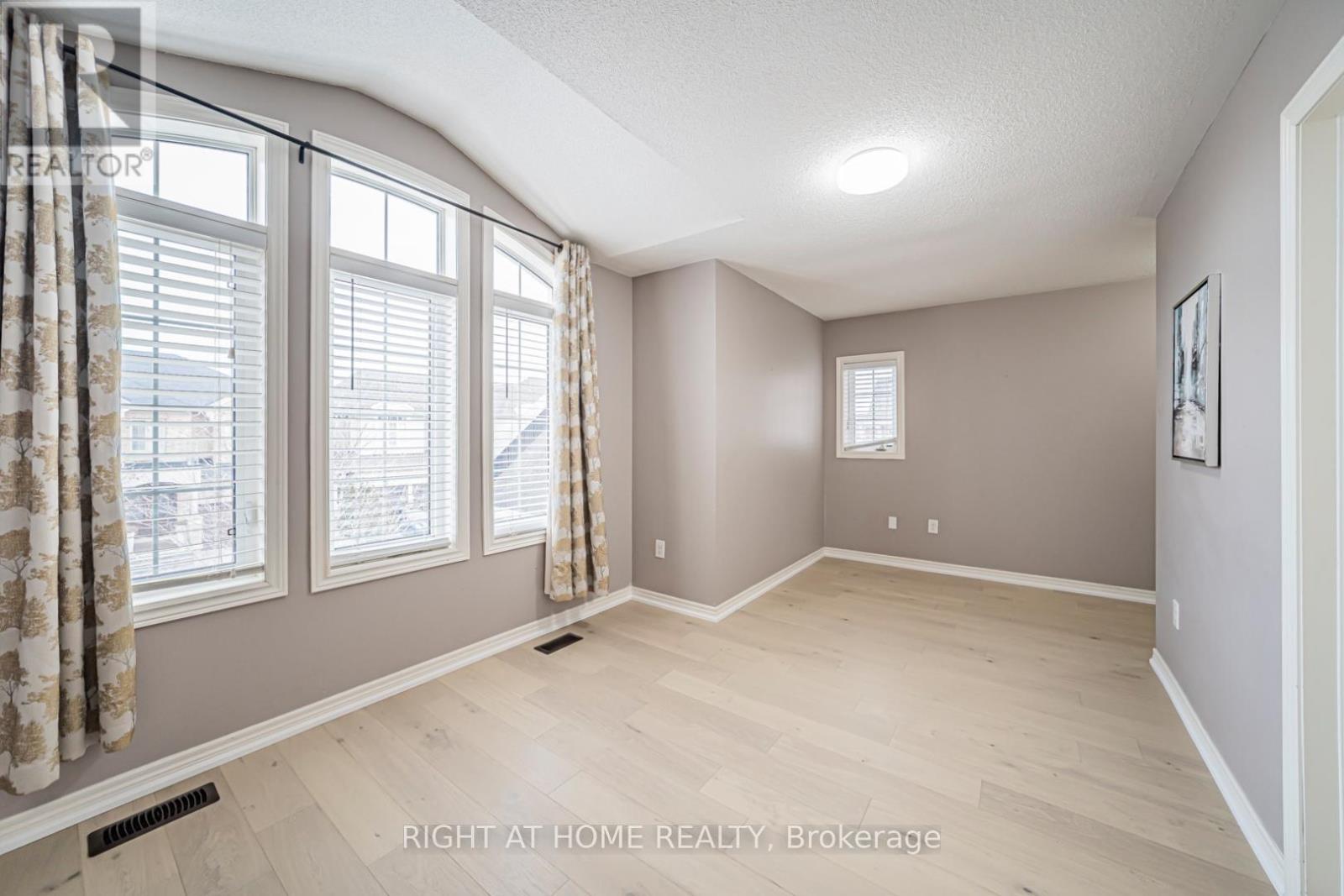 3152 Larry Crescent, Oakville, Ontario  L6M 0T1 - Photo 20 - W12650328