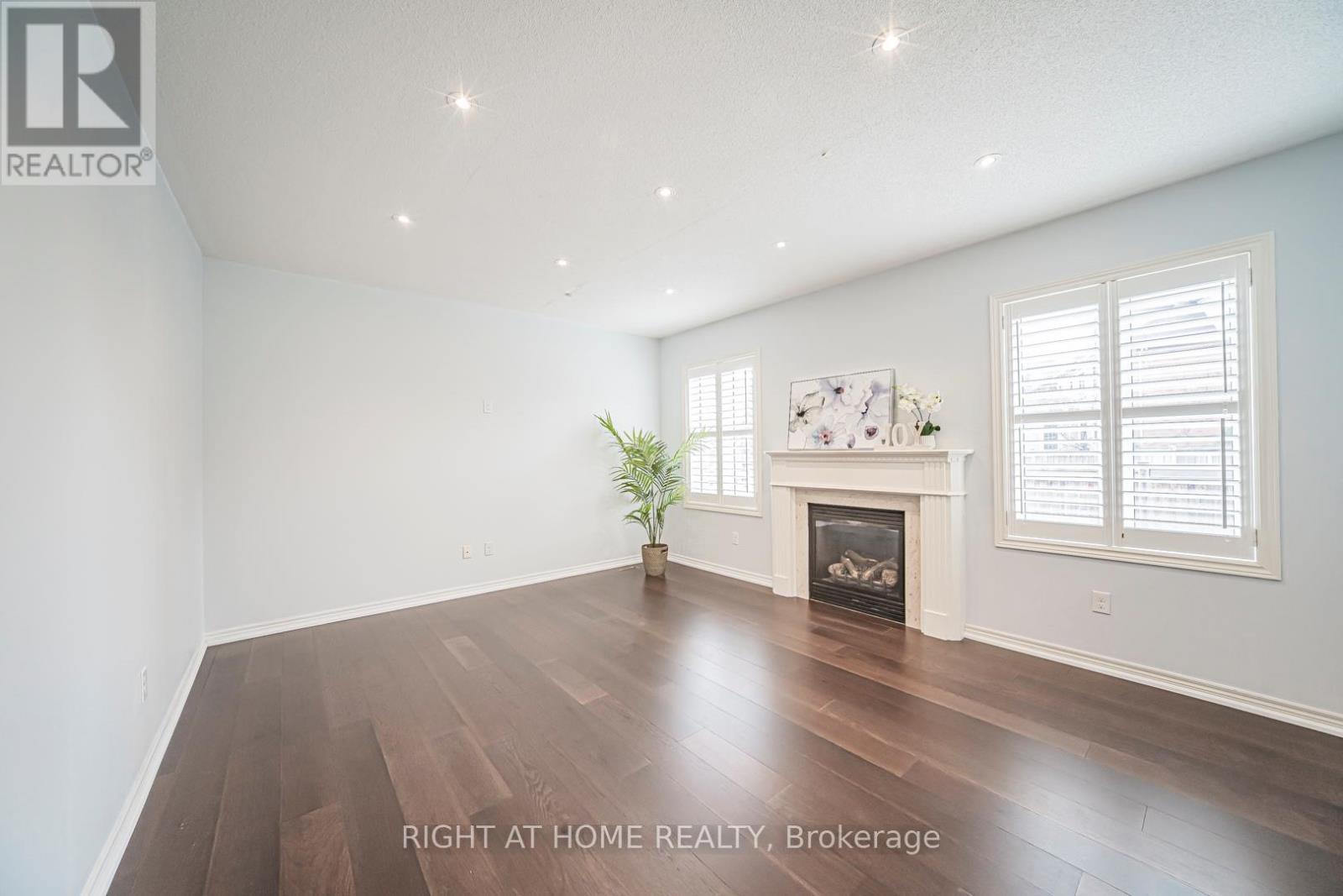 3152 Larry Crescent, Oakville, Ontario  L6M 0T1 - Photo 8 - W12650328