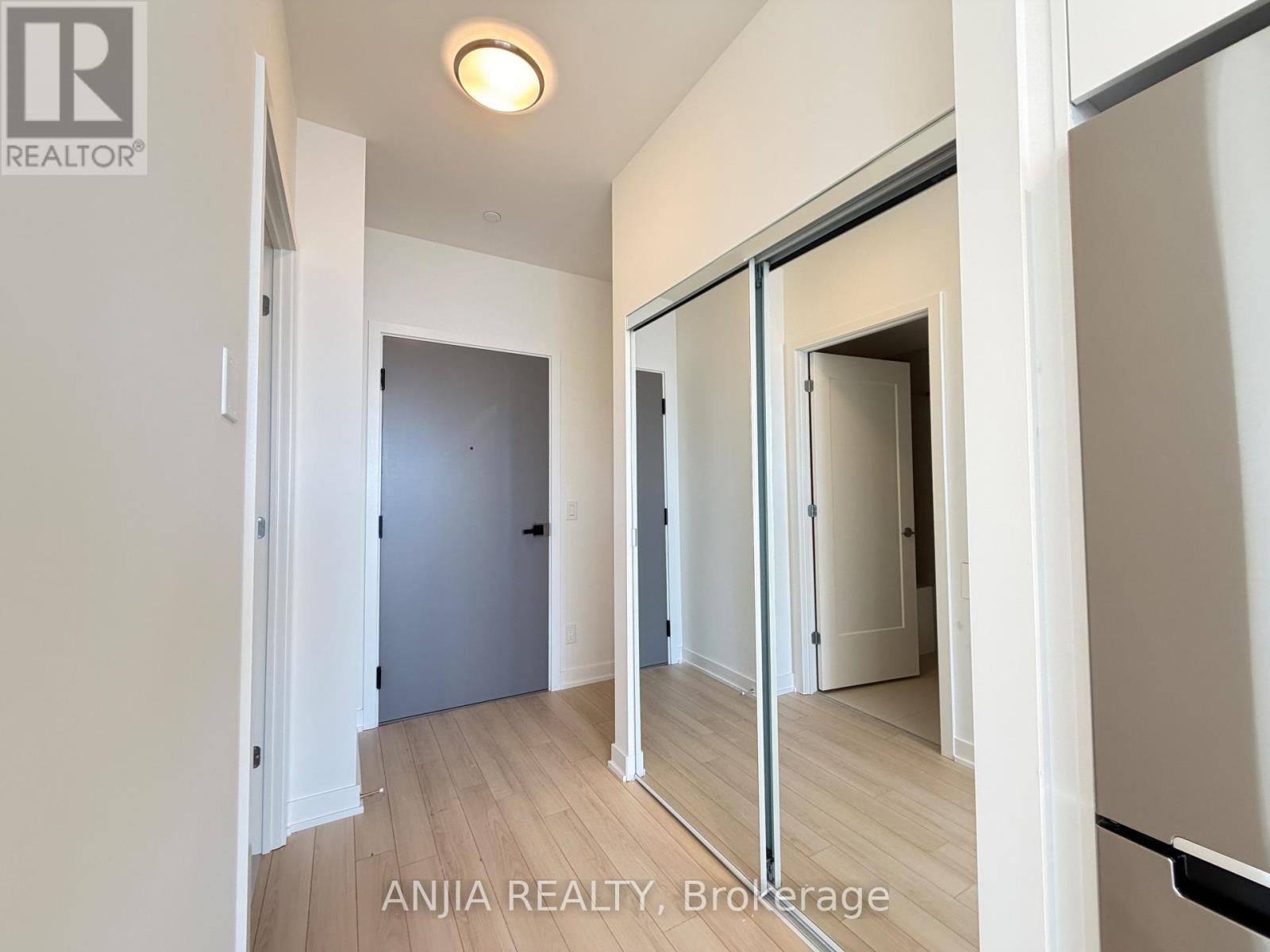 1607 - 3071 Trafalgar Rd Road, Oakville, Ontario  L6H 8C6 - Photo 4 - W12650330