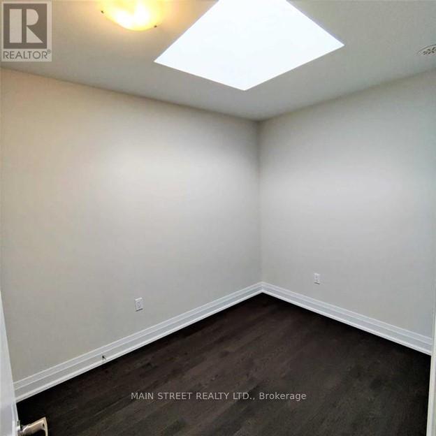 Upper - 9 Blackstone Street, Toronto, Ontario  M6L 0A3 - Photo 8 - W12650332