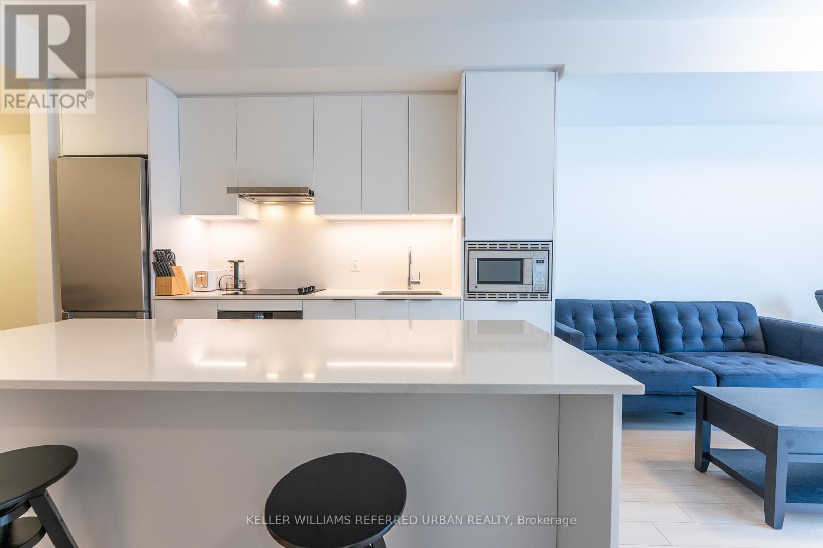 1511 - 3079 Trafalgar Road, Oakville, Ontario  L6H 8C5 - Photo 2 - W12650344