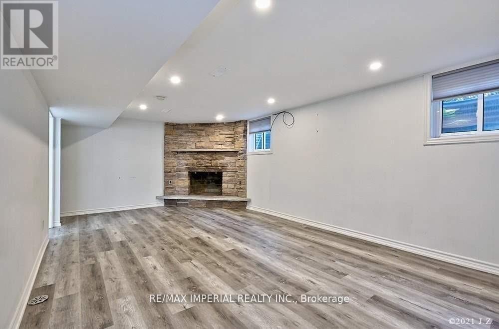 Lower - 711 Gilbert Street W, Whitby, Ontario  L1N 1S1 - Photo 12 - E12650350