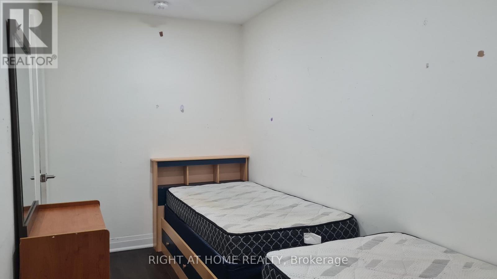Room A - 10 Emmott Avenue, Toronto, Ontario  M1L 2X3 - Photo 7 - E12650356