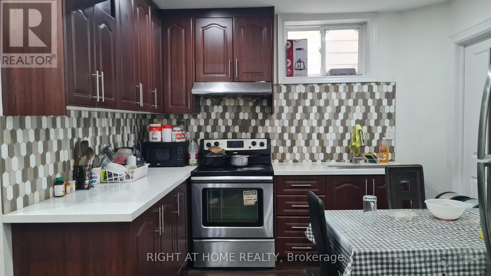 Room A - 10 Emmott Avenue, Toronto, Ontario  M1L 2X3 - Photo 8 - E12650356