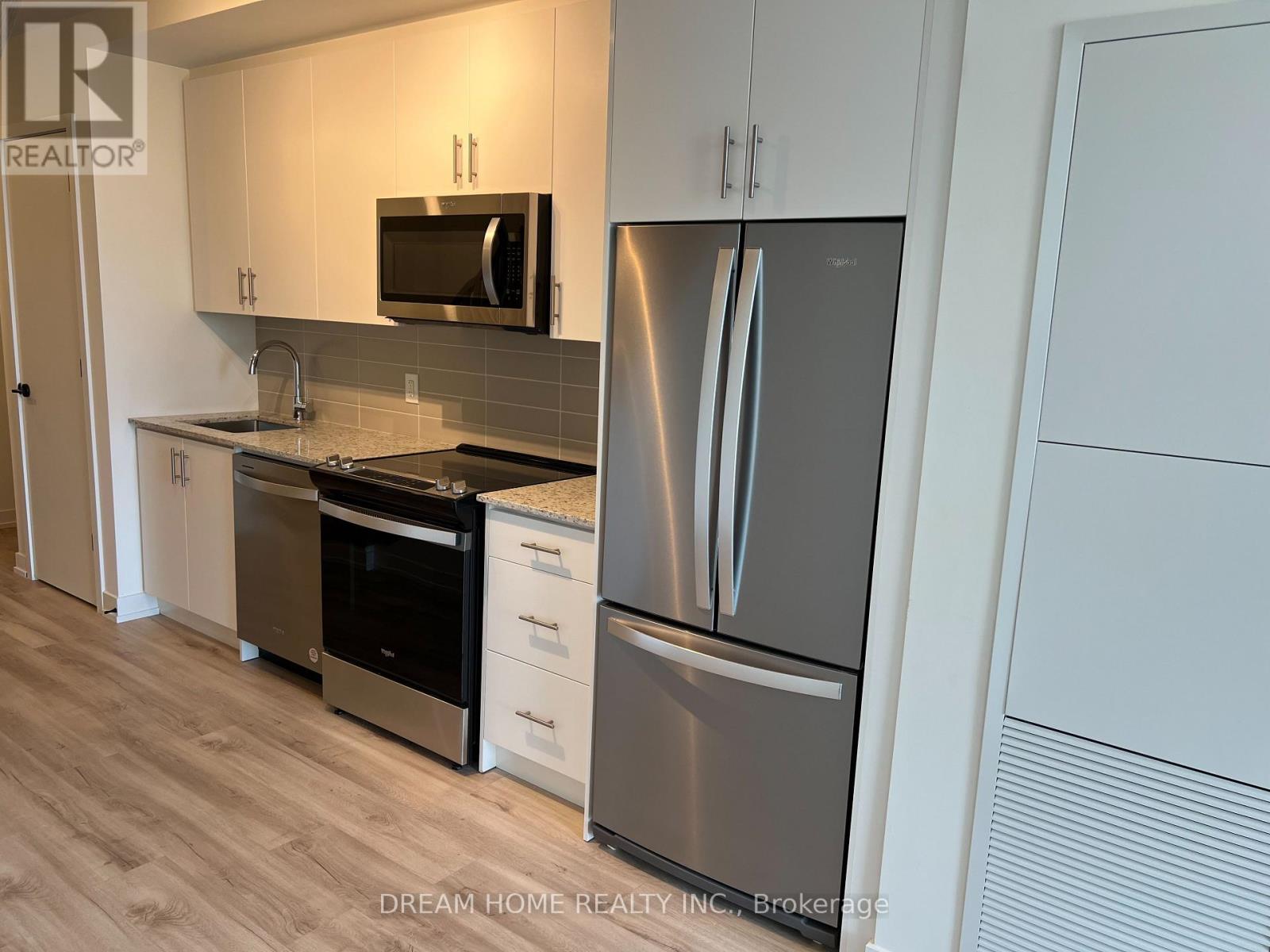 104 - 335 Wheat Boom Drive, Oakville, Ontario  L6H 7C2 - Photo 8 - W12650364