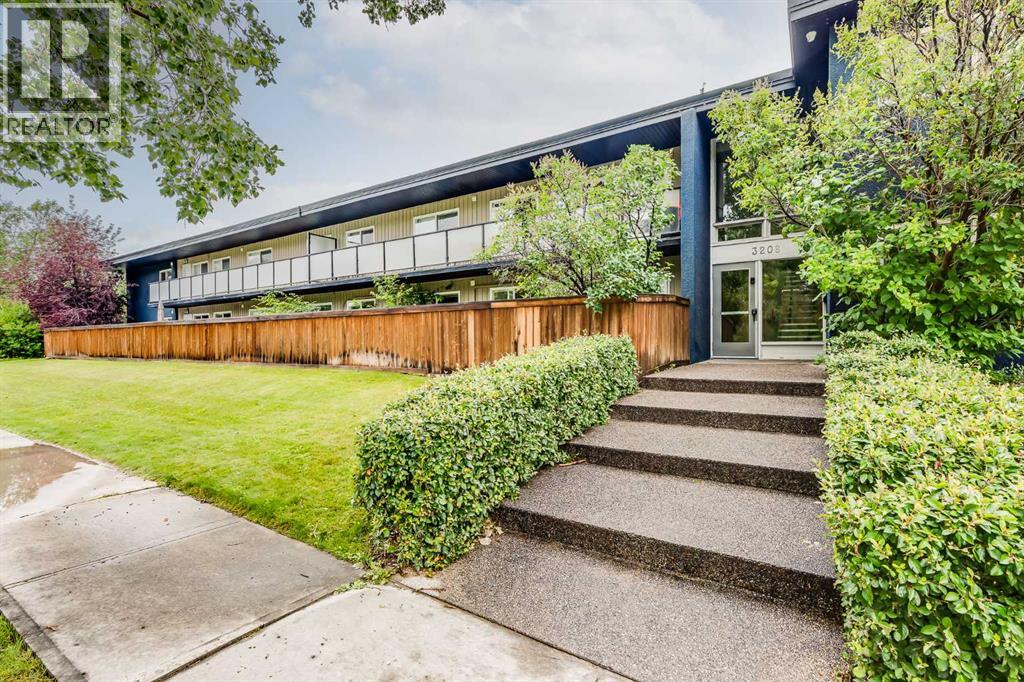 6, 3208 19 Street NW, Calgary, Alberta