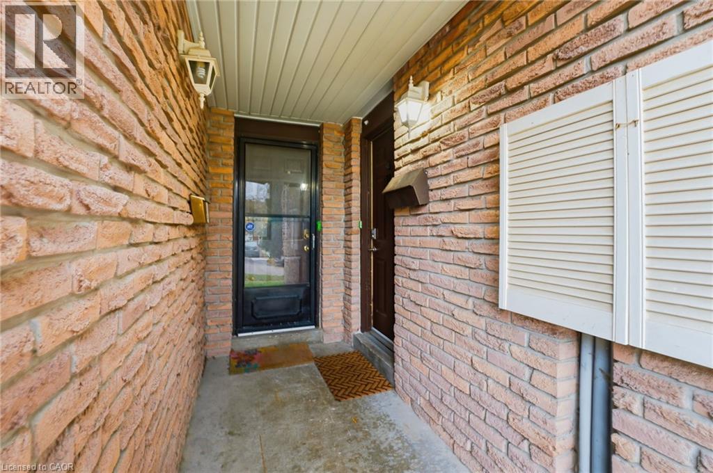 11 Hillbrook Crescent, Kitchener, Ontario  N2N 1J4 - Photo 2 - 40784772