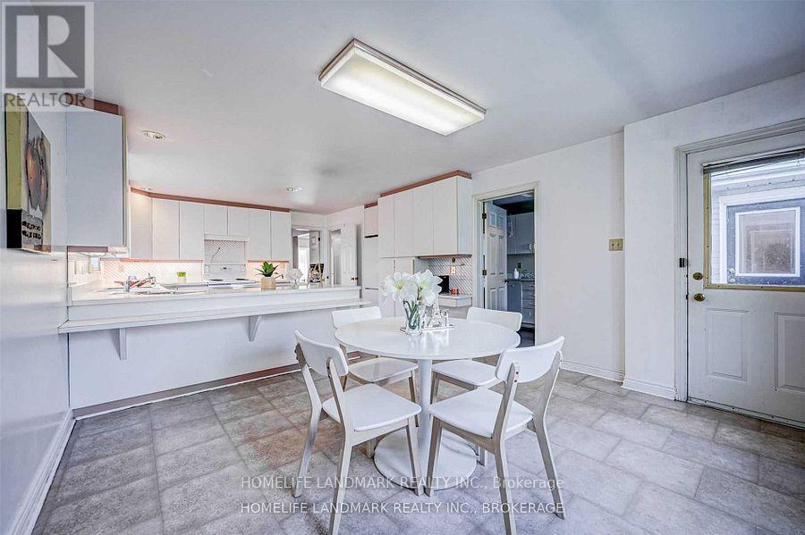 44 Frontenac Avenue, Toronto, Ontario  M5N 1Z7 - Photo 10 - C12650384