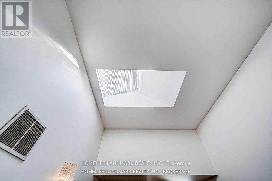 44 Frontenac Avenue, Toronto, Ontario  M5N 1Z7 - Photo 19 - C12650384