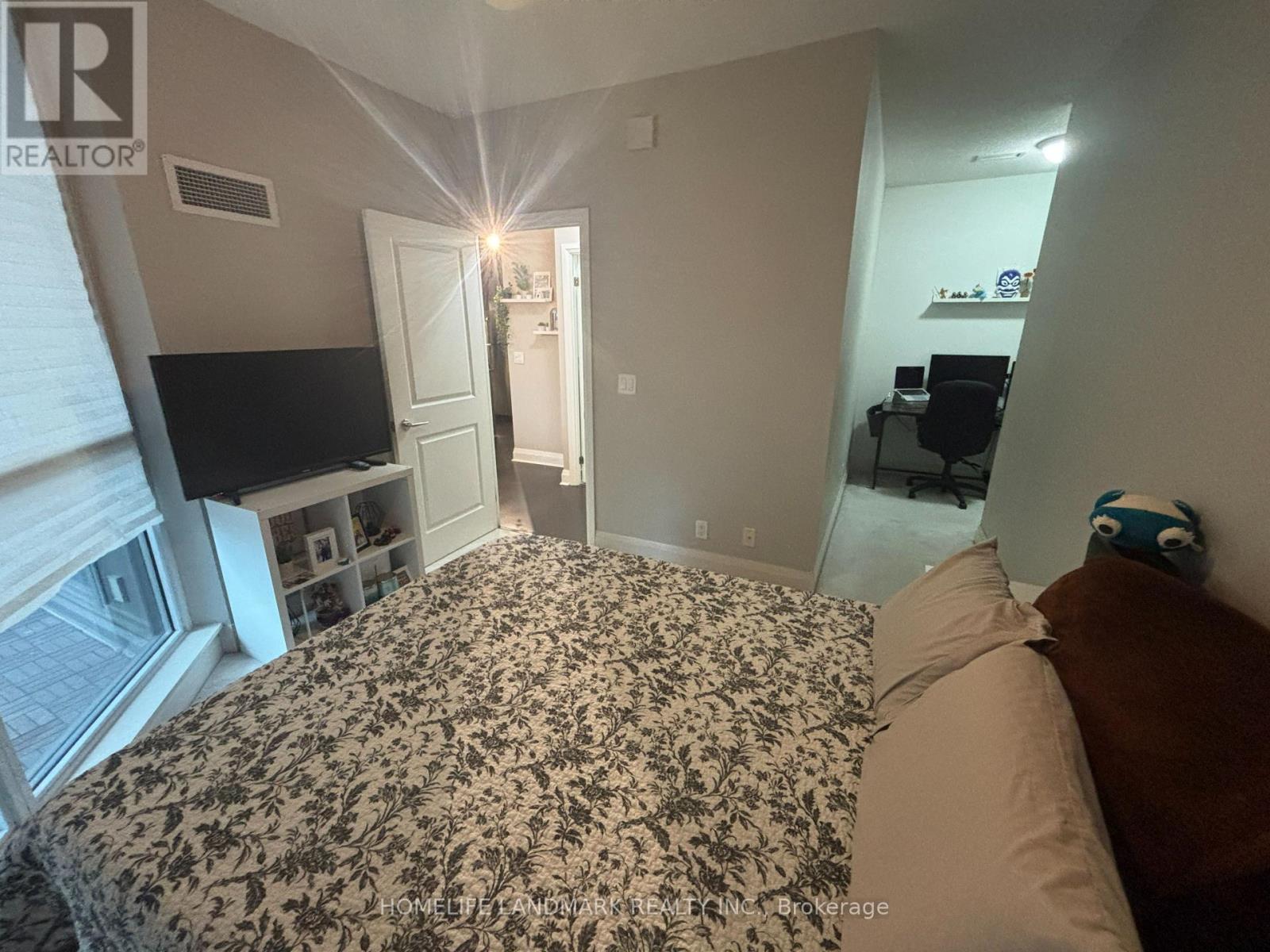 401 - 1185 The Queensway, Toronto, Ontario  M8Z 0C6 - Photo 9 - W12650376