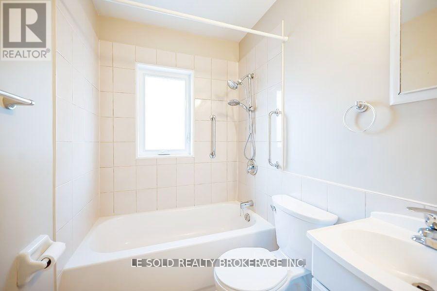 Upper - 112 Leland Street, Hamilton, Ontario  L8S 3A2 - Photo 11 - X12650386