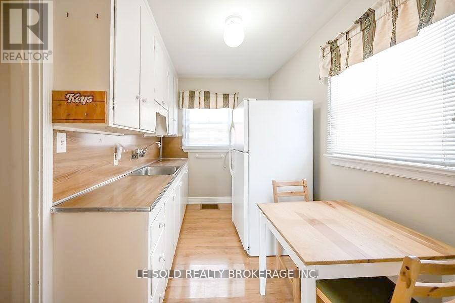 Upper - 112 Leland Street, Hamilton, Ontario  L8S 3A2 - Photo 3 - X12650386