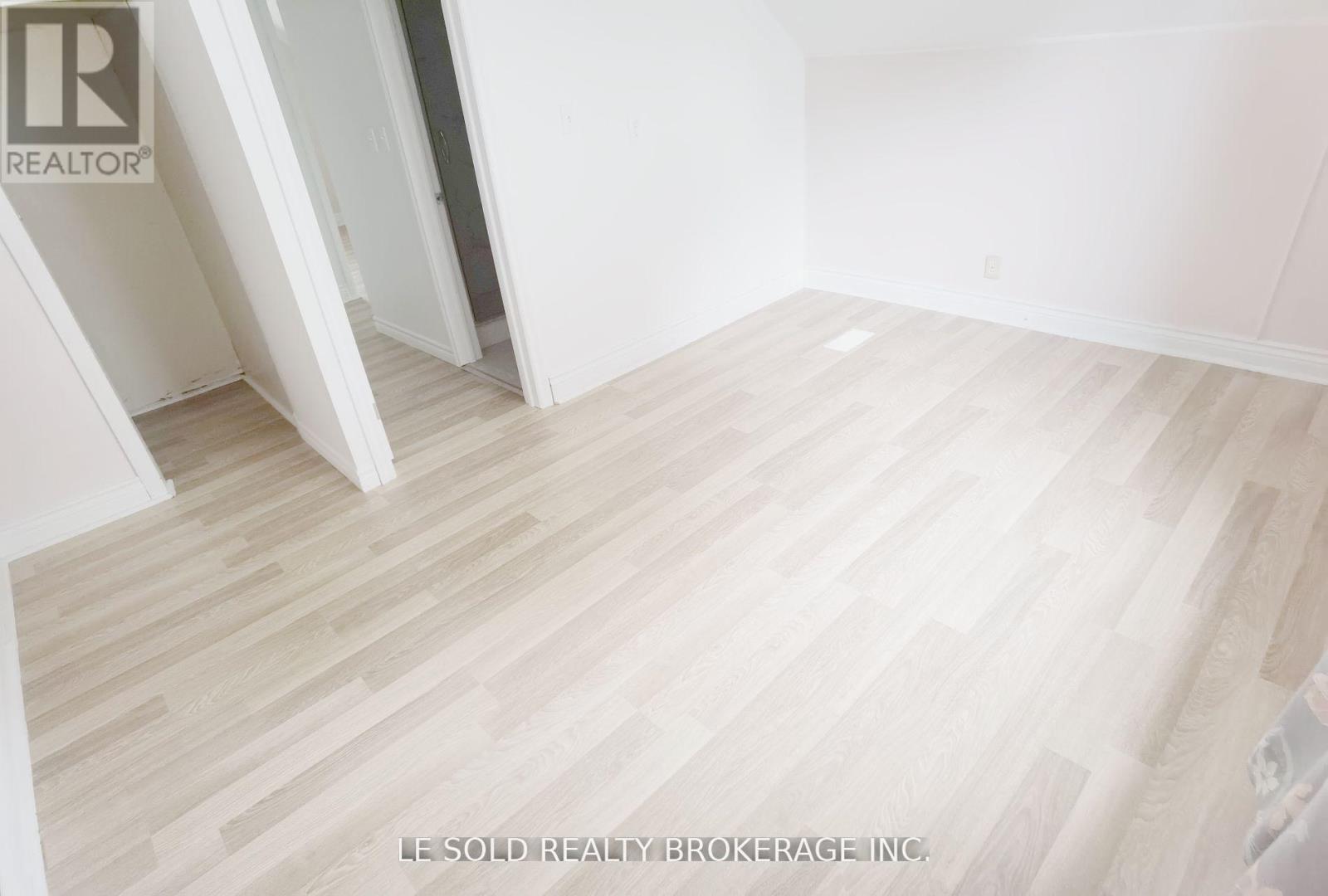 Upper - 112 Leland Street, Hamilton, Ontario  L8S 3A2 - Photo 6 - X12650386