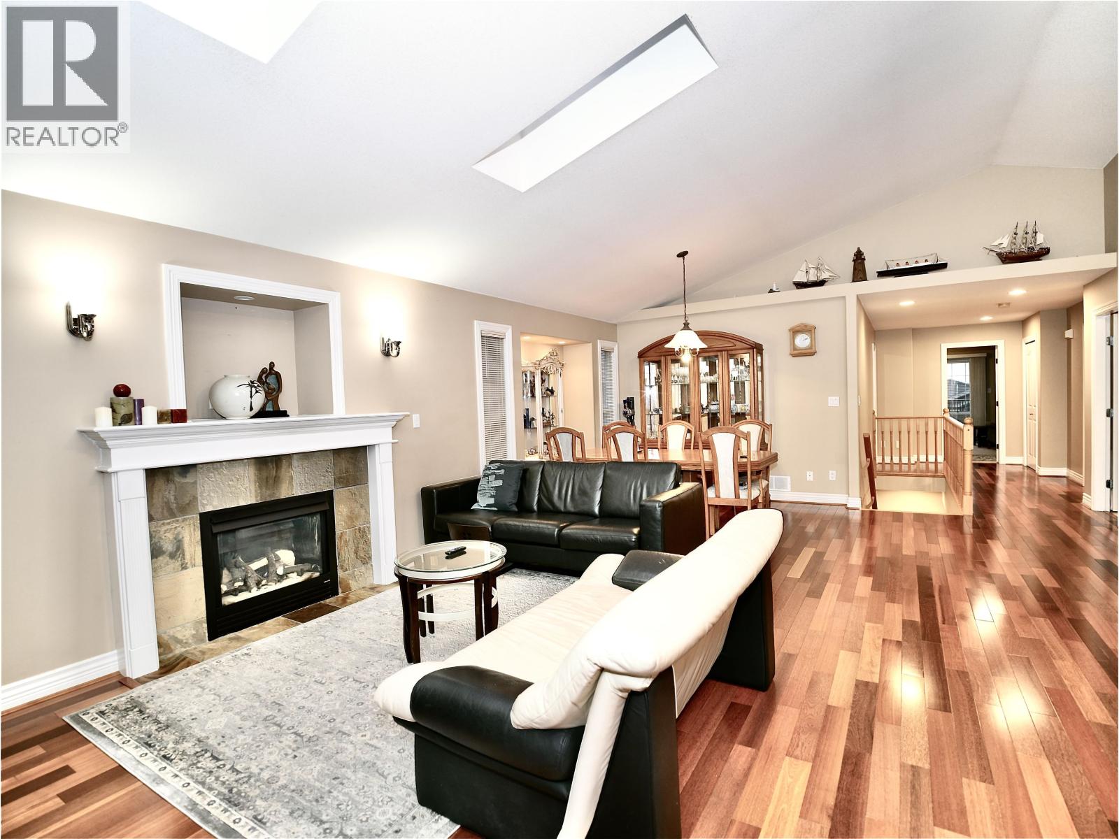 3035 Maplewood Court, Coquitlam, British Columbia V3E 3P3 - Photo 12 - R3067785