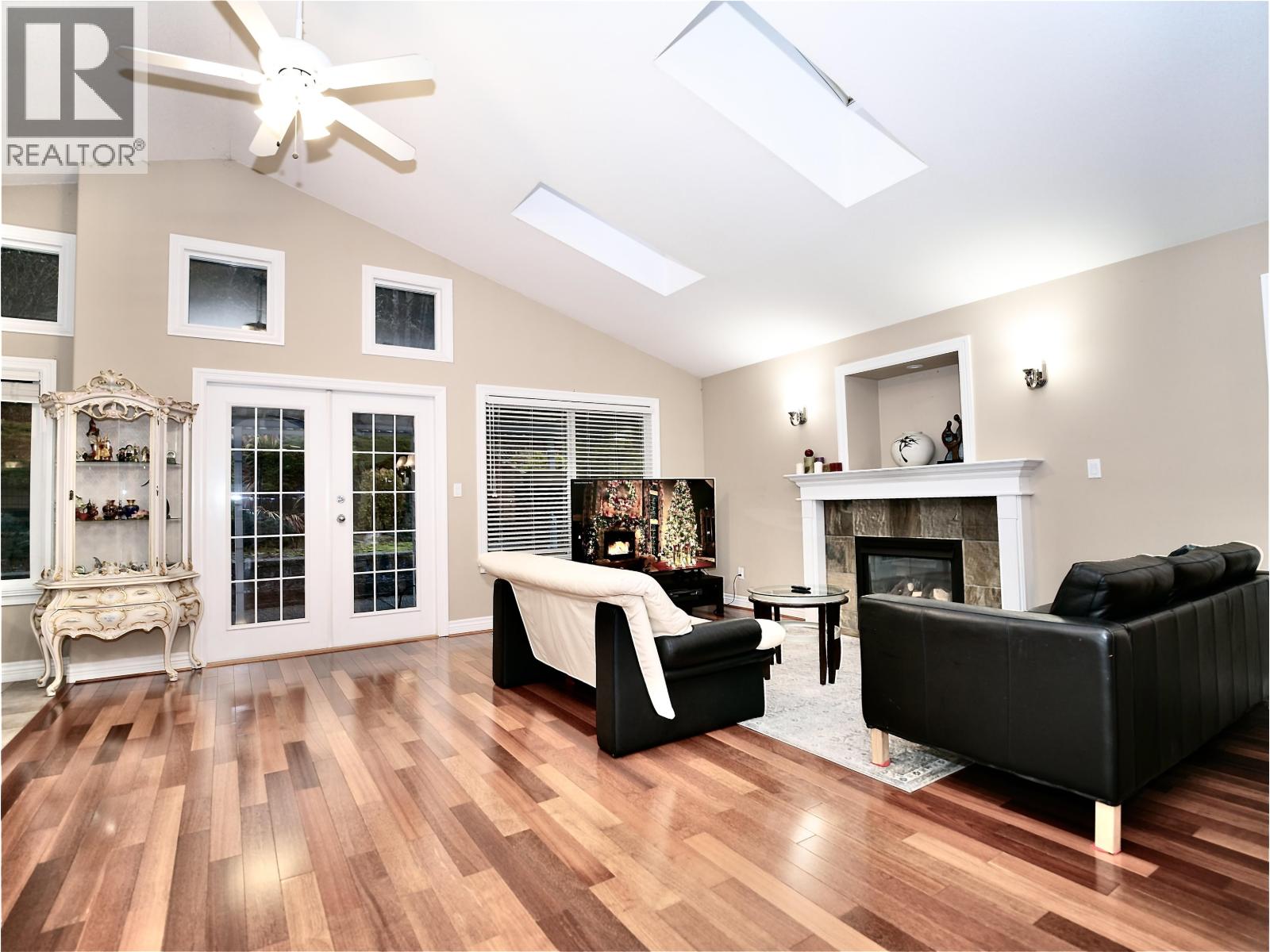 3035 Maplewood Court, Coquitlam, British Columbia V3E 3P3 - Photo 7 - R3067785