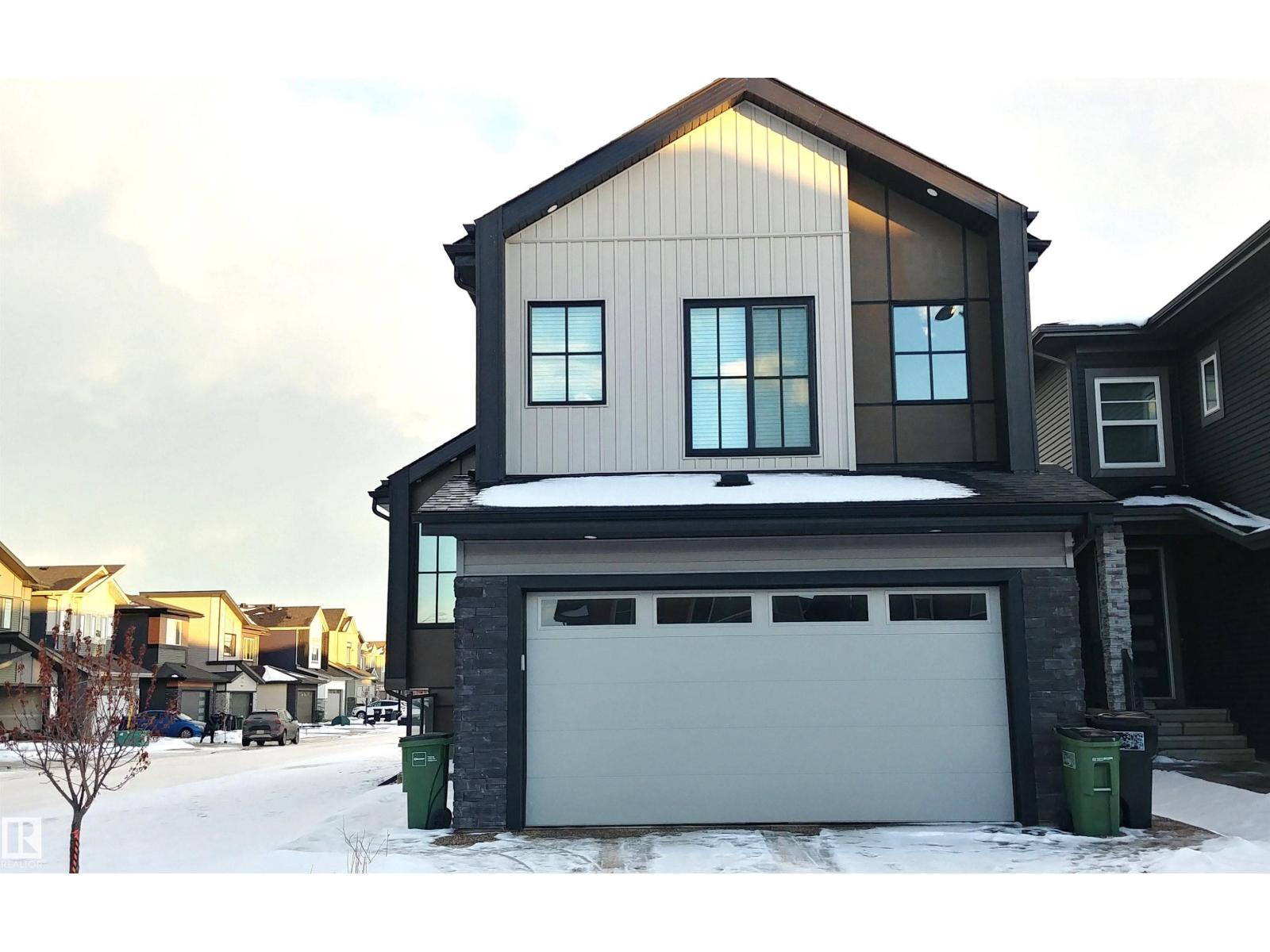 #Upper 8903 MAYDAY WY SW, Edmonton, Alberta