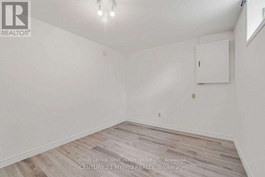 Lower - 1294 Forest Hill, Oakville, Ontario  L6H 2S4 - Photo 10 - W12608828