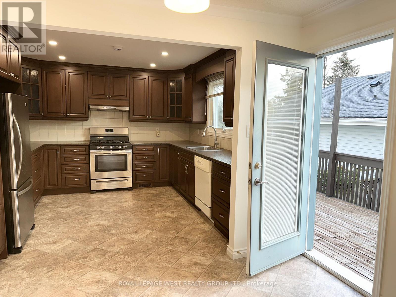 Upper - 1294 Forest Hill, Oakville, Ontario  L6H 2S4 - Photo 5 - W12608830