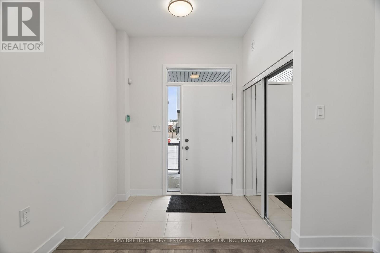 12 Lively Way, Whitby, Ontario  L1R 0S3 - Photo 3 - E12650392