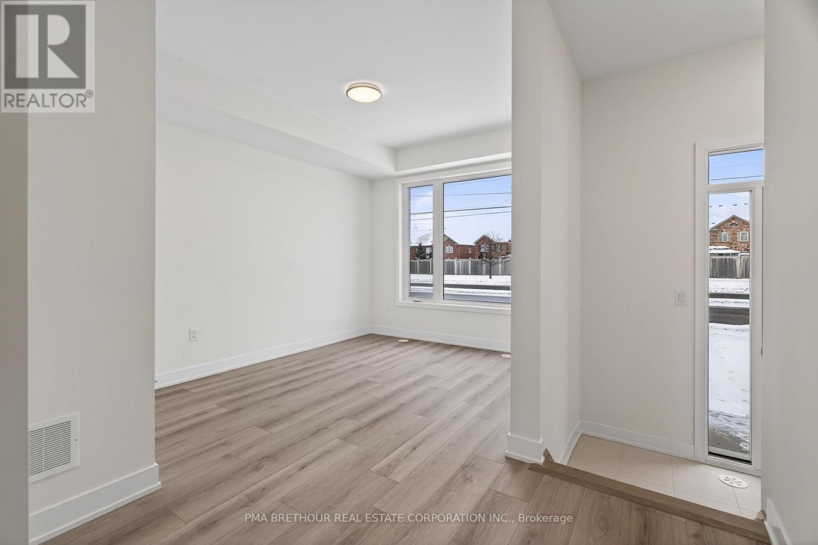 12 Lively Way, Whitby, Ontario  L1R 0S3 - Photo 6 - E12650392