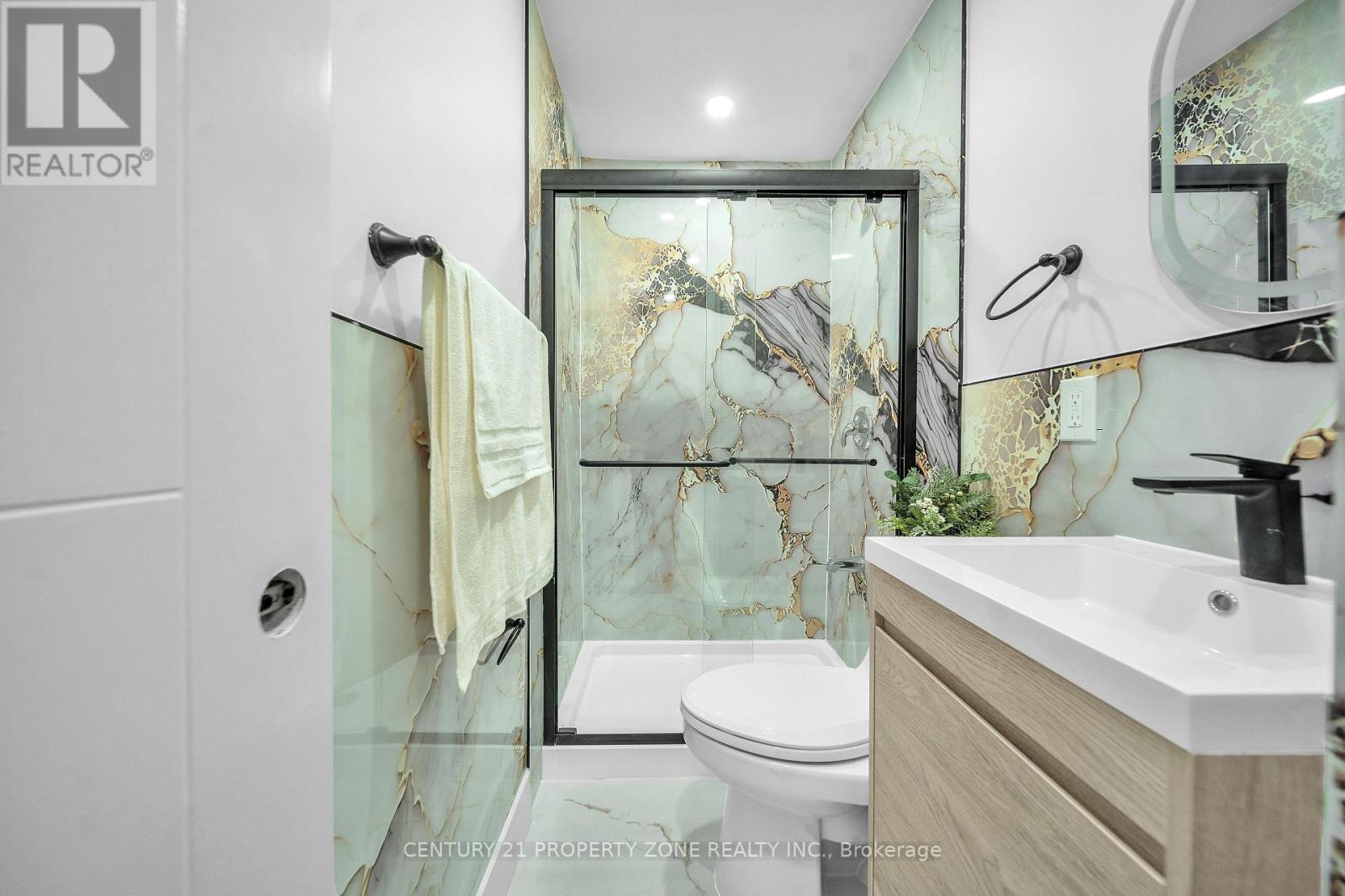 102 Prince Charles Drive, Halton Hills, Ontario  L7G 3V6 - Photo 14 - W12650388