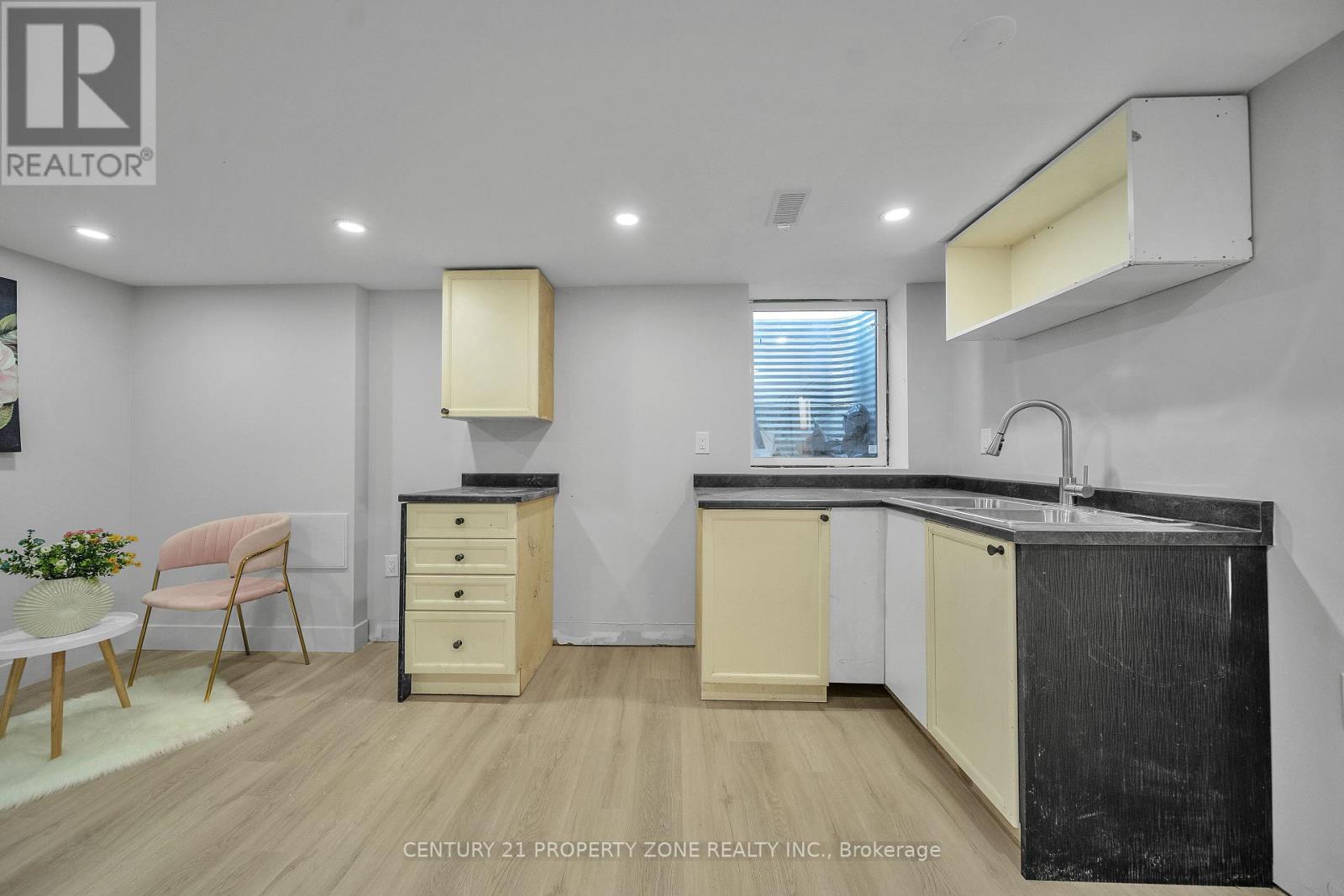 102 Prince Charles Drive, Halton Hills, Ontario  L7G 3V6 - Photo 25 - W12650388