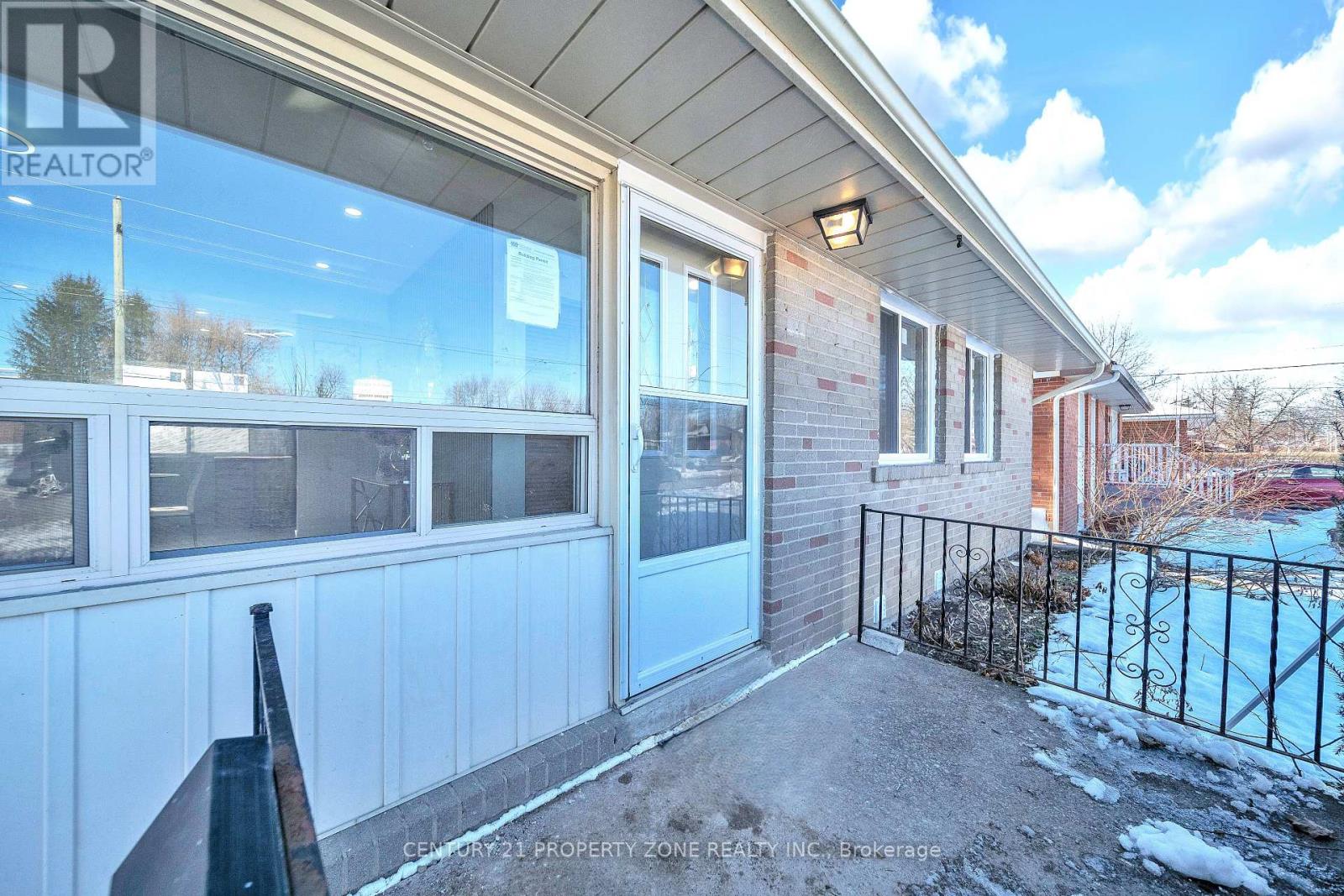 102 Prince Charles Drive, Halton Hills, Ontario  L7G 3V6 - Photo 3 - W12650388