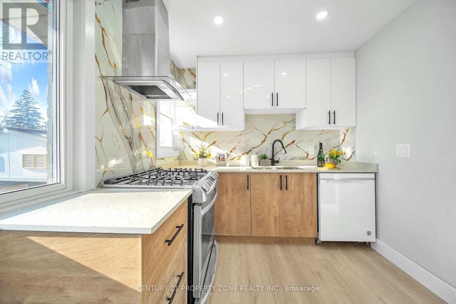 102 Prince Charles Drive, Halton Hills, Ontario  L7G 3V6 - Photo 7 - W12650388