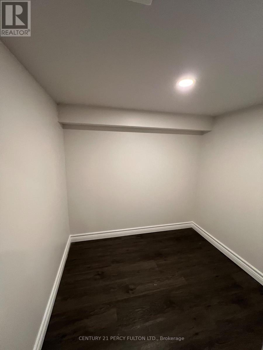 Basement - 22 Chester Street, Oakville, Ontario  L6H 6G8 - Photo 11 - W12650398