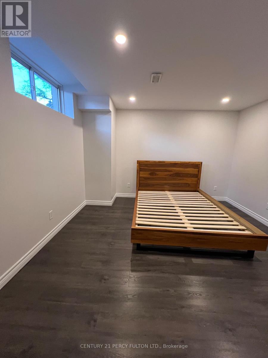 Basement - 22 Chester Street, Oakville, Ontario  L6H 6G8 - Photo 13 - W12650398