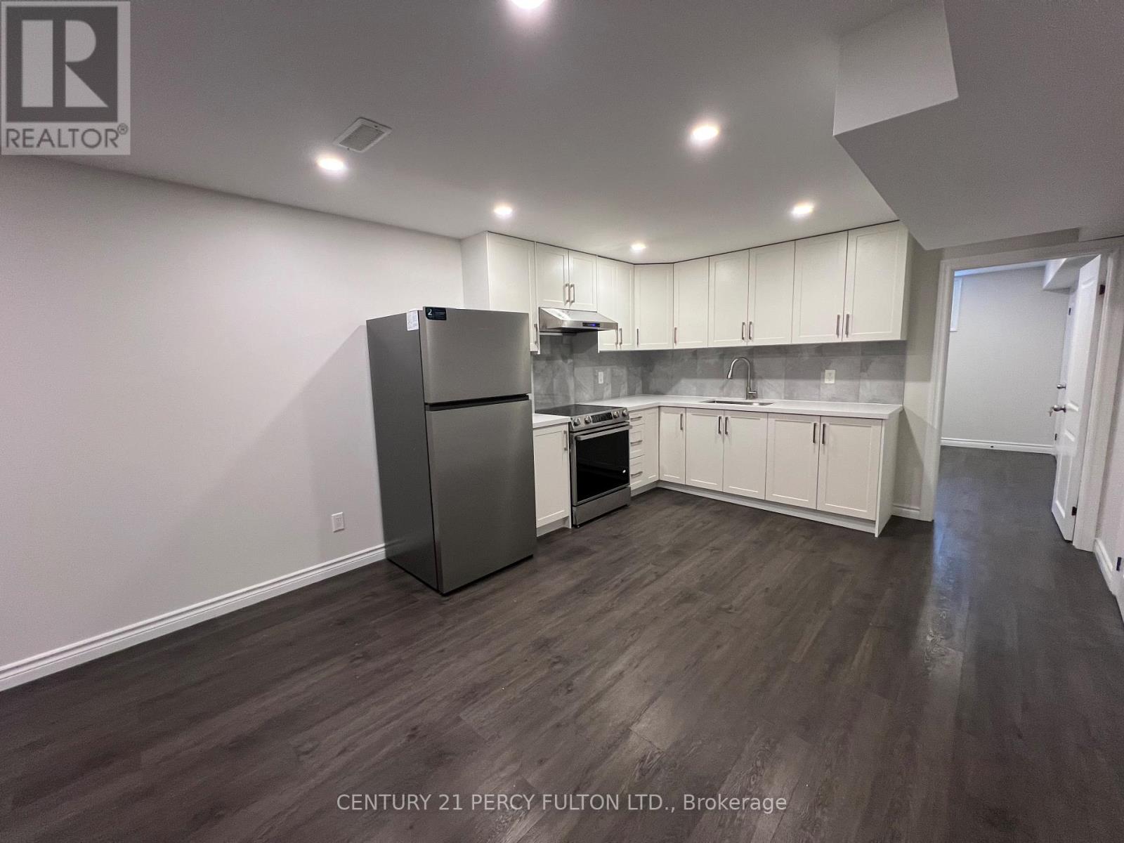 Basement - 22 Chester Street, Oakville, Ontario  L6H 6G8 - Photo 3 - W12650398