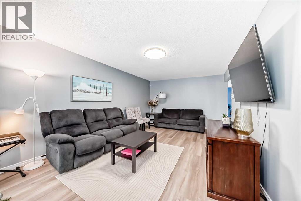 791 Penbrooke Road Se, Calgary, Alberta  T2A 3T4 - Photo 4 - A2276172