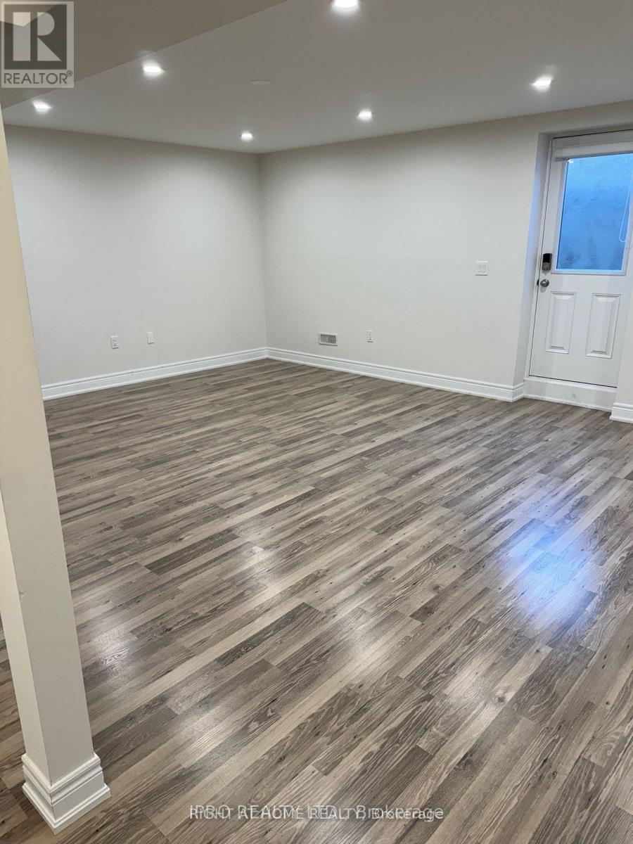 2527 Florentine Place N, Pickering, Ontario  L1X 0H3 - Photo 2 - E12650400