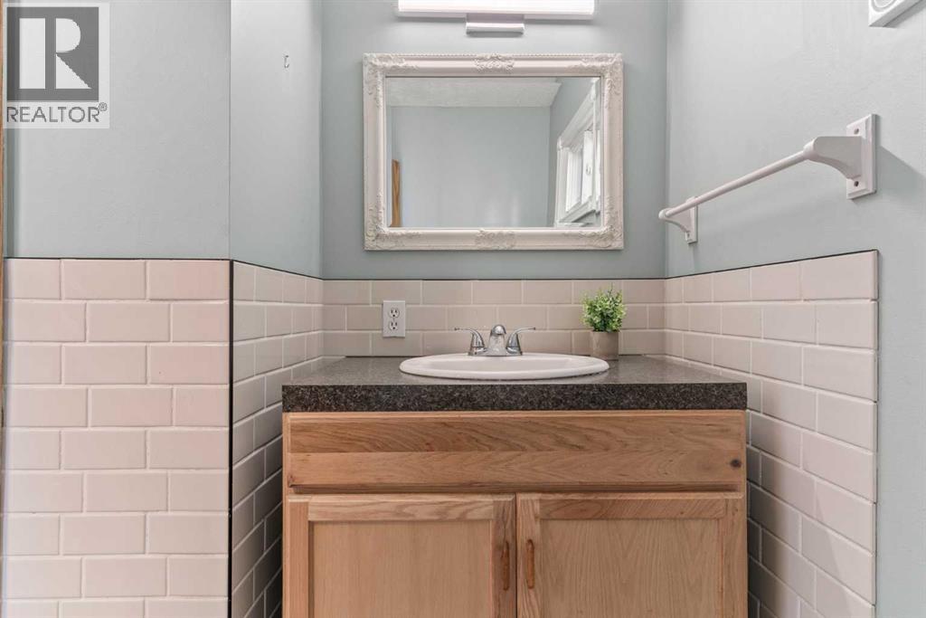 3804 62 Street Nw, Calgary, Alberta  T3B 5E2 - Photo 10 - A2275749