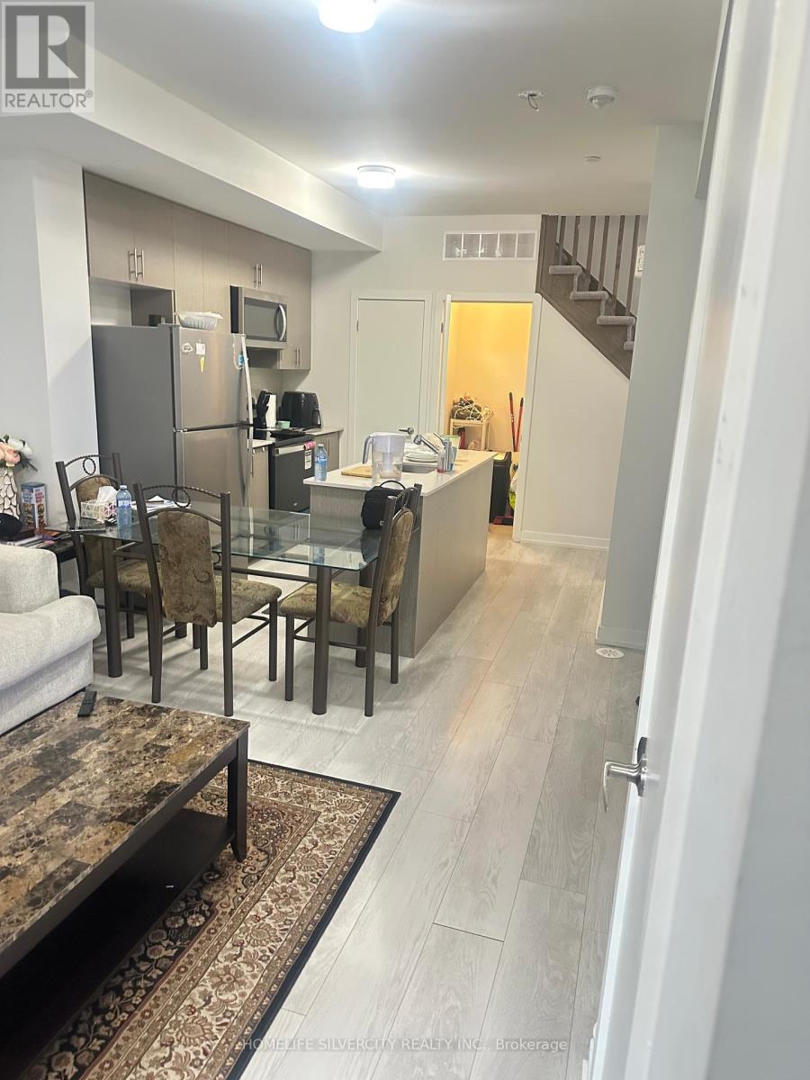 10 - 3562 Colonial Drive, Mississauga, Ontario  L5L 0B9 - Photo 2 - W12612744