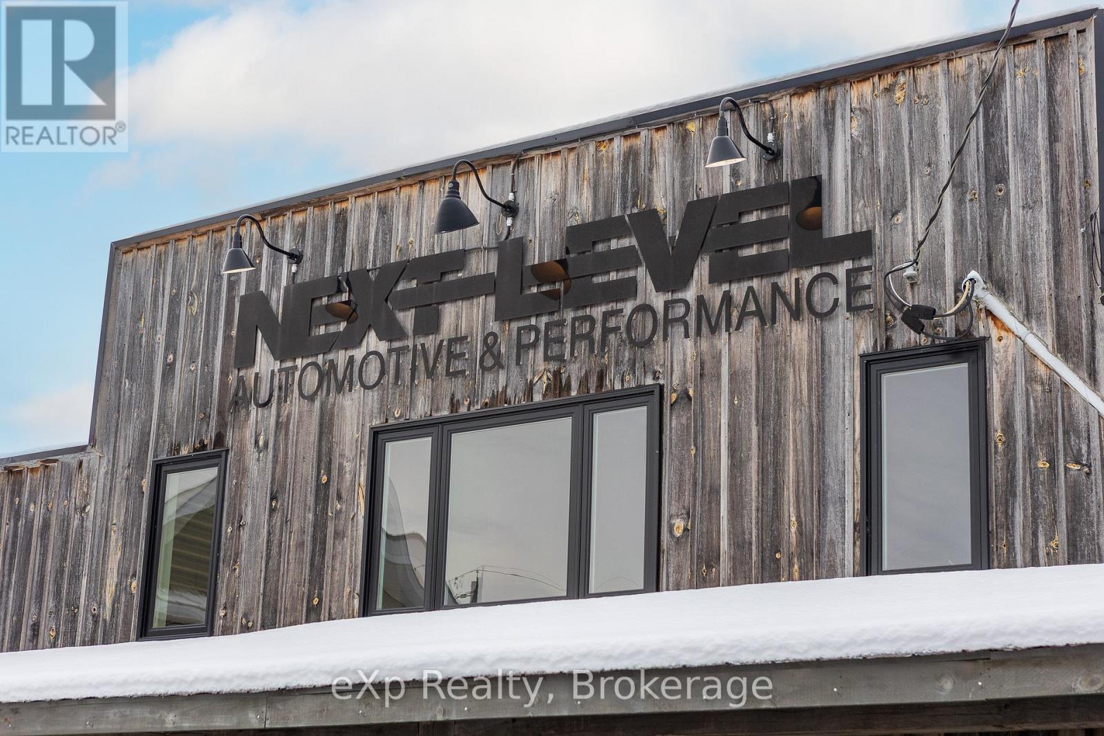 160 Garafraxa Street, Chatsworth, Ontario  N0H 1G0 - Photo 2 - X12650420