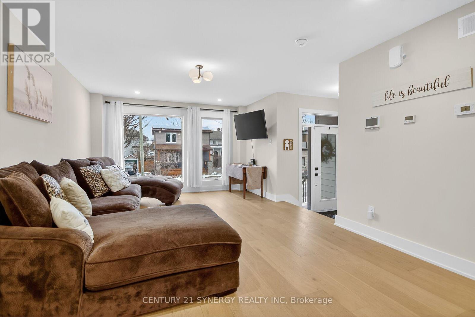 116 King George Street, Ottawa, Ontario  K1K 1V3 - Photo 4 - X12650418