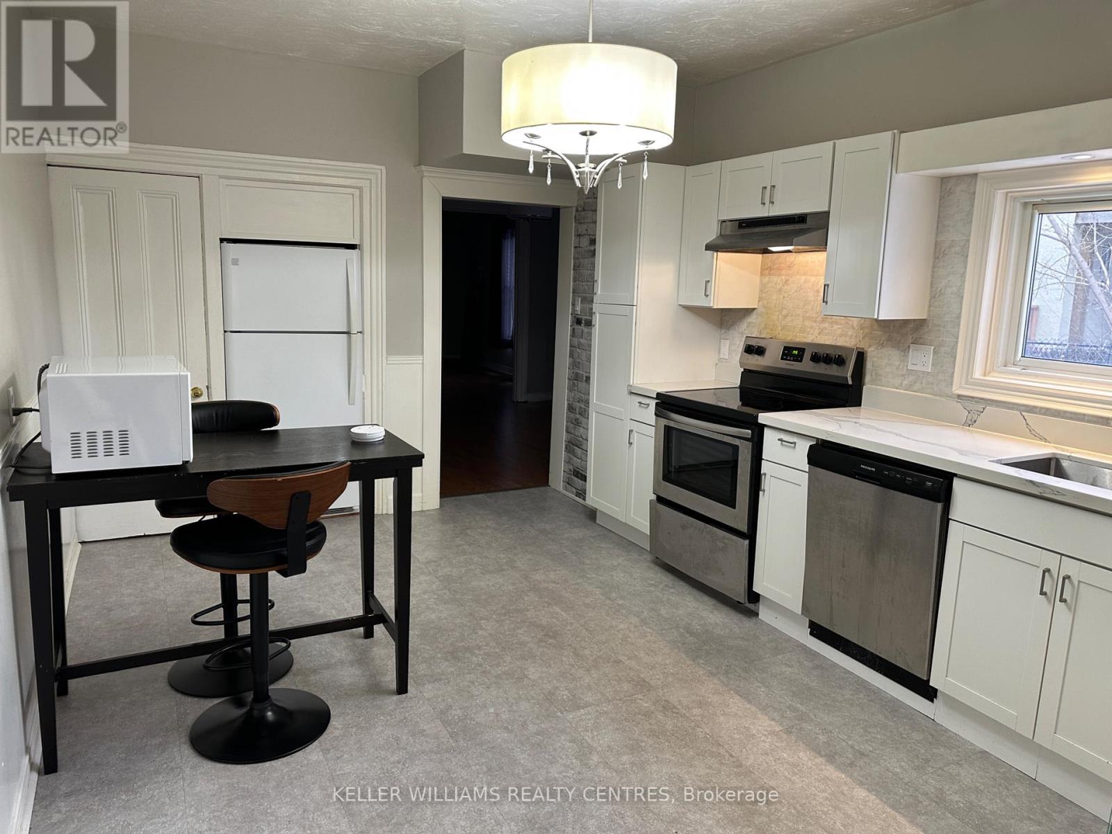 173 Prospect Street, Newmarket, Ontario  L3Y 3T7 - Photo 4 - N12650408