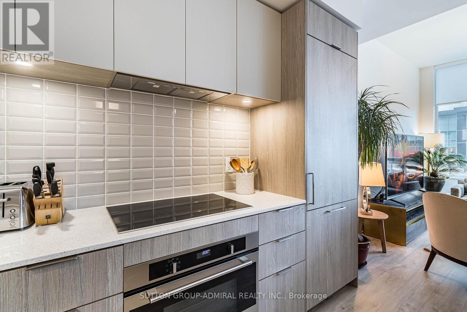 Th 107 - 70 Annie Craig Drive, Toronto, Ontario  M8V 0C4 - Photo 13 - W12650416