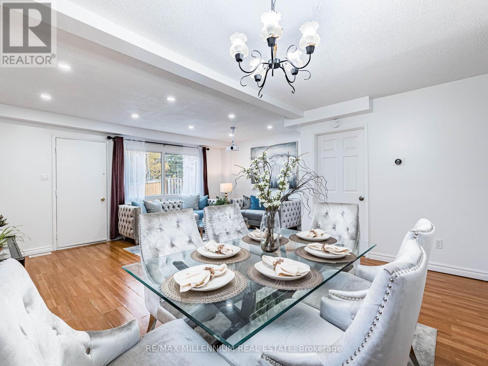 35 Scottsdale Court, Brampton, Ontario  L6W 3R8 - Photo 12 - W12590904