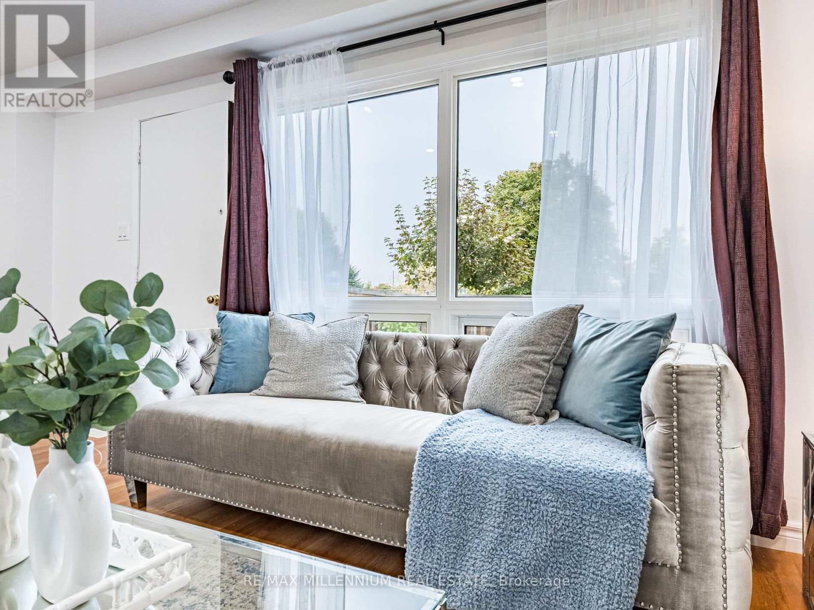 35 Scottsdale Court, Brampton, Ontario  L6W 3R8 - Photo 18 - W12590904