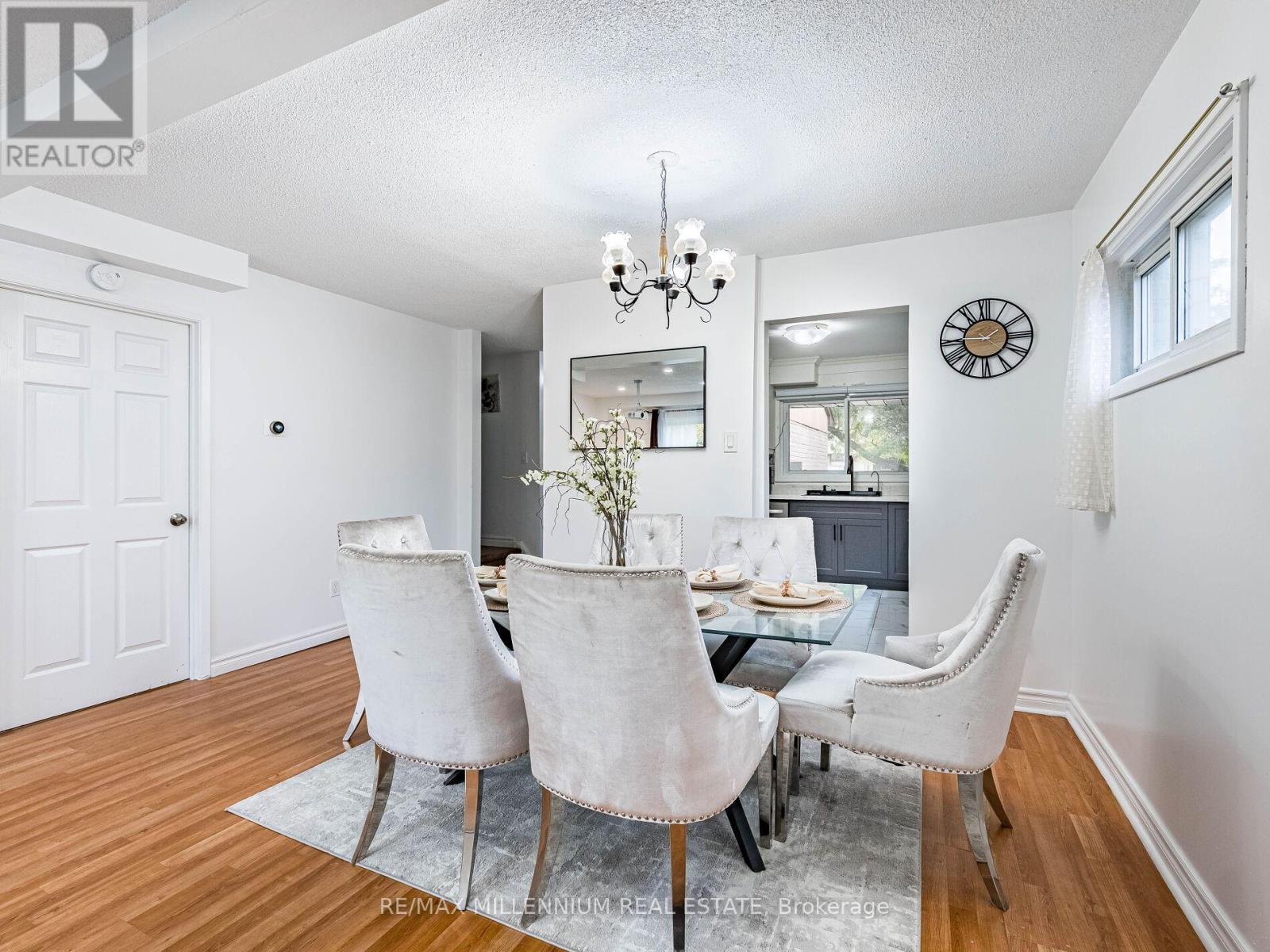 35 Scottsdale Court, Brampton, Ontario  L6W 3R8 - Photo 13 - W12590904