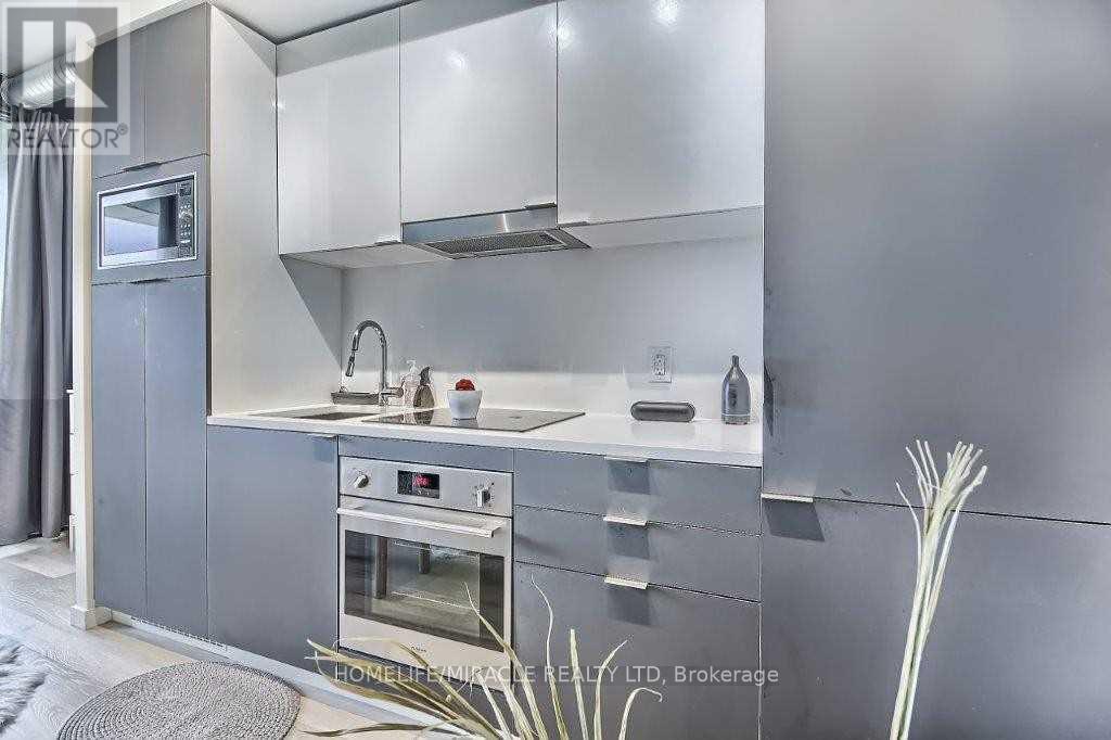 615 - 170 Bayview Avenue, Toronto, Ontario  M5A 1H7 - Photo 2 - C12650432