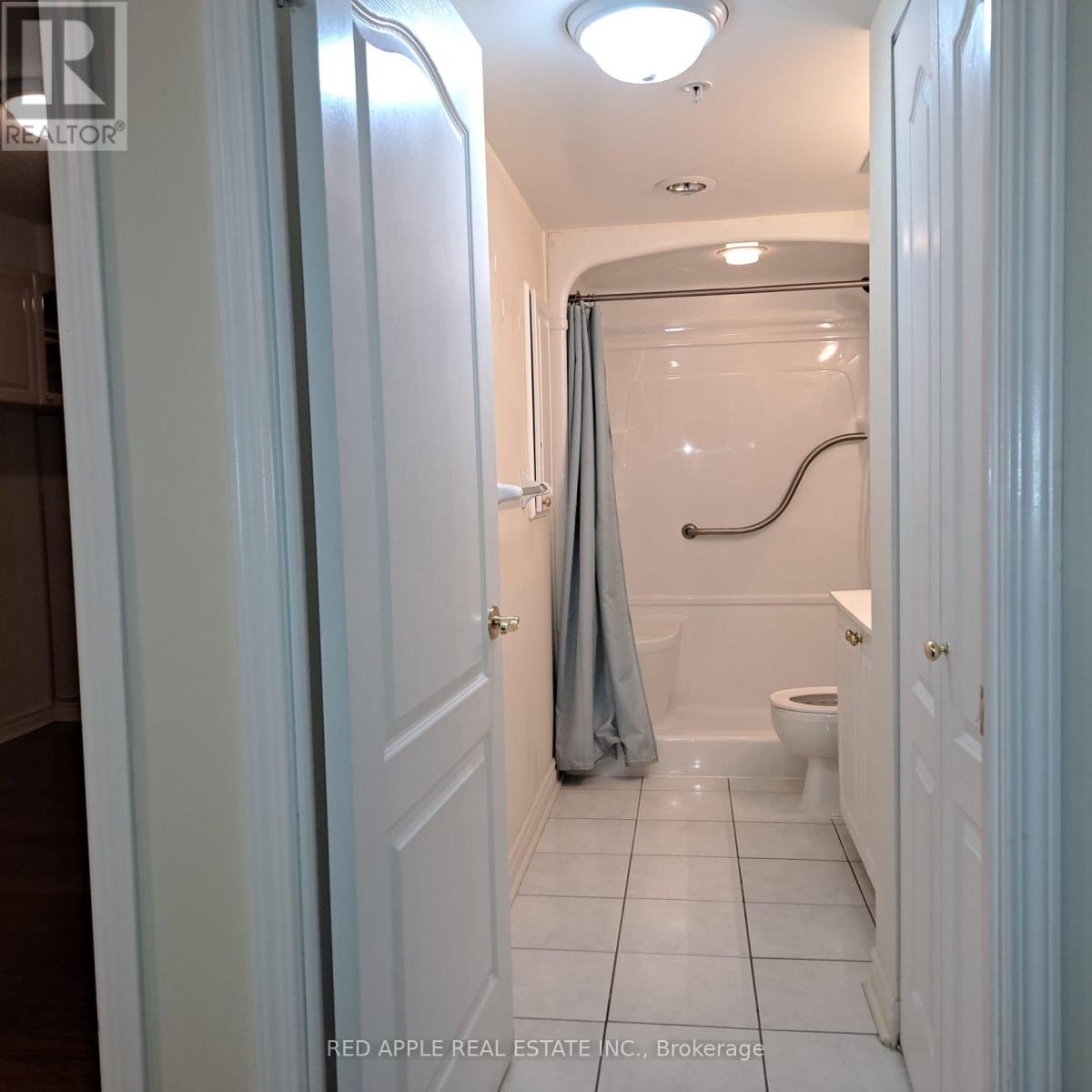 1506 - 350 Princess Royal Drive, Mississauga, Ontario  L5B 4N1 - Photo 17 - W12593008