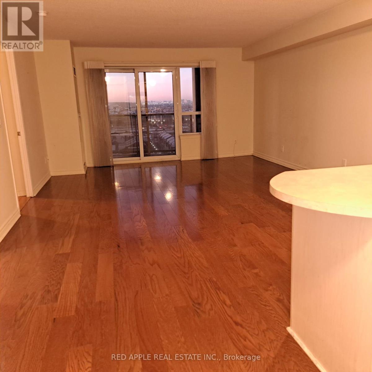 1506 - 350 Princess Royal Drive, Mississauga, Ontario  L5B 4N1 - Photo 5 - W12593008