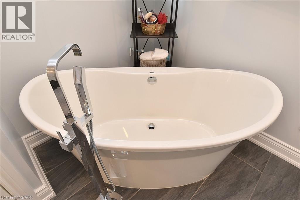 293 Fairfield Avenue, Hamilton, Ontario  L8H 5H5 - Photo 32 - 40775604