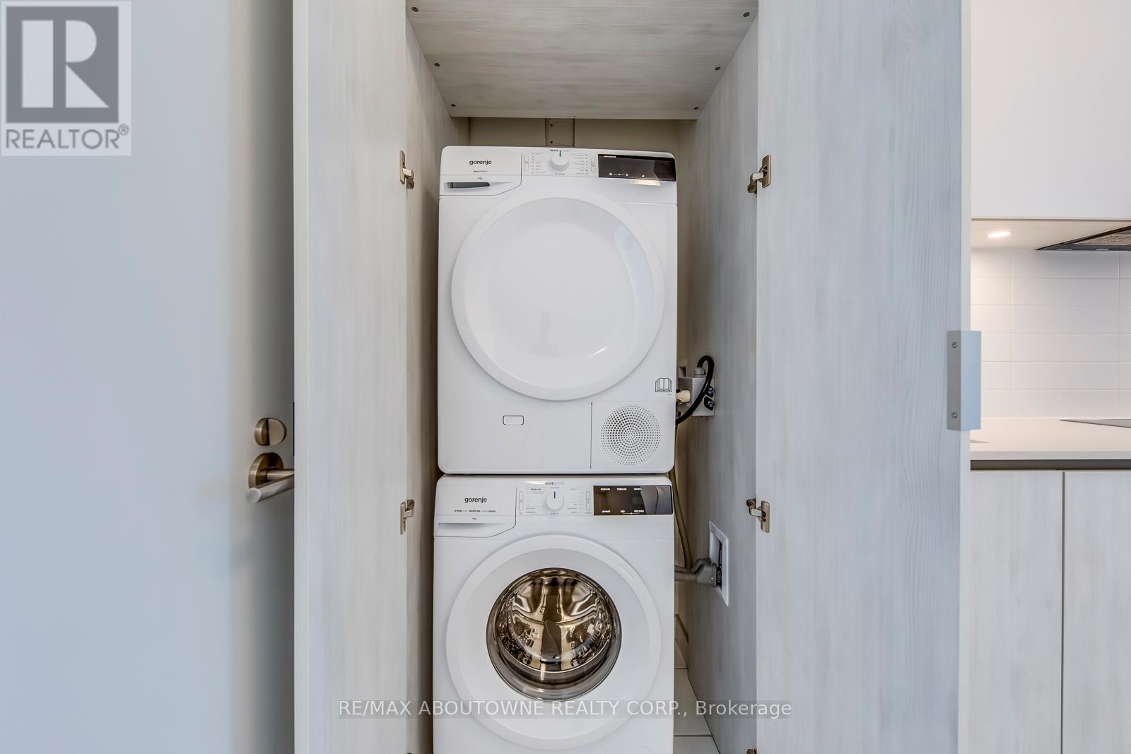 3007 - 8 Widmer Street, Toronto, Ontario  M5V 0W6 - Photo 19 - C12650444