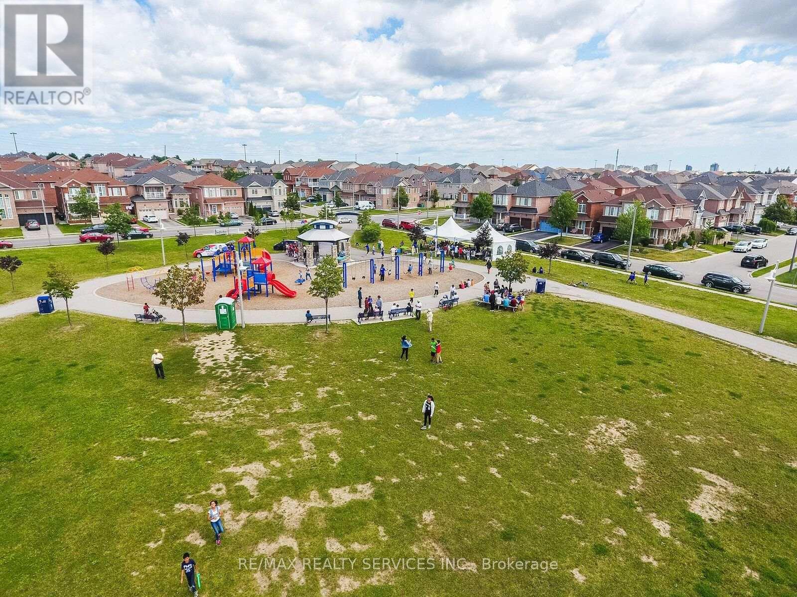 31 Seahorse Avenue, Brampton, Ontario  L6V 4N7 - Photo 49 - W12642576