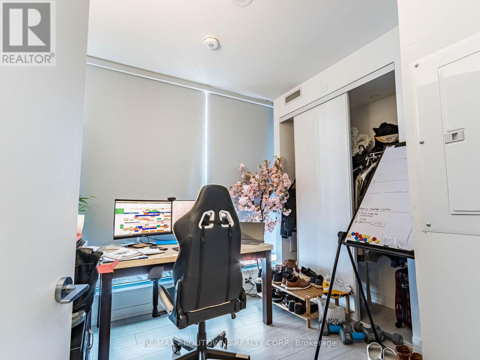 5910 - 5 Buttermill Avenue, Vaughan, Ontario  L4K 0J5 - Photo 22 - N12650436